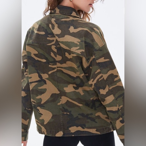 NWT Forever 21 Camouflage Women's Button Up Jacket/Shacket Sz S Sold Out Online - Picture 3 of 7